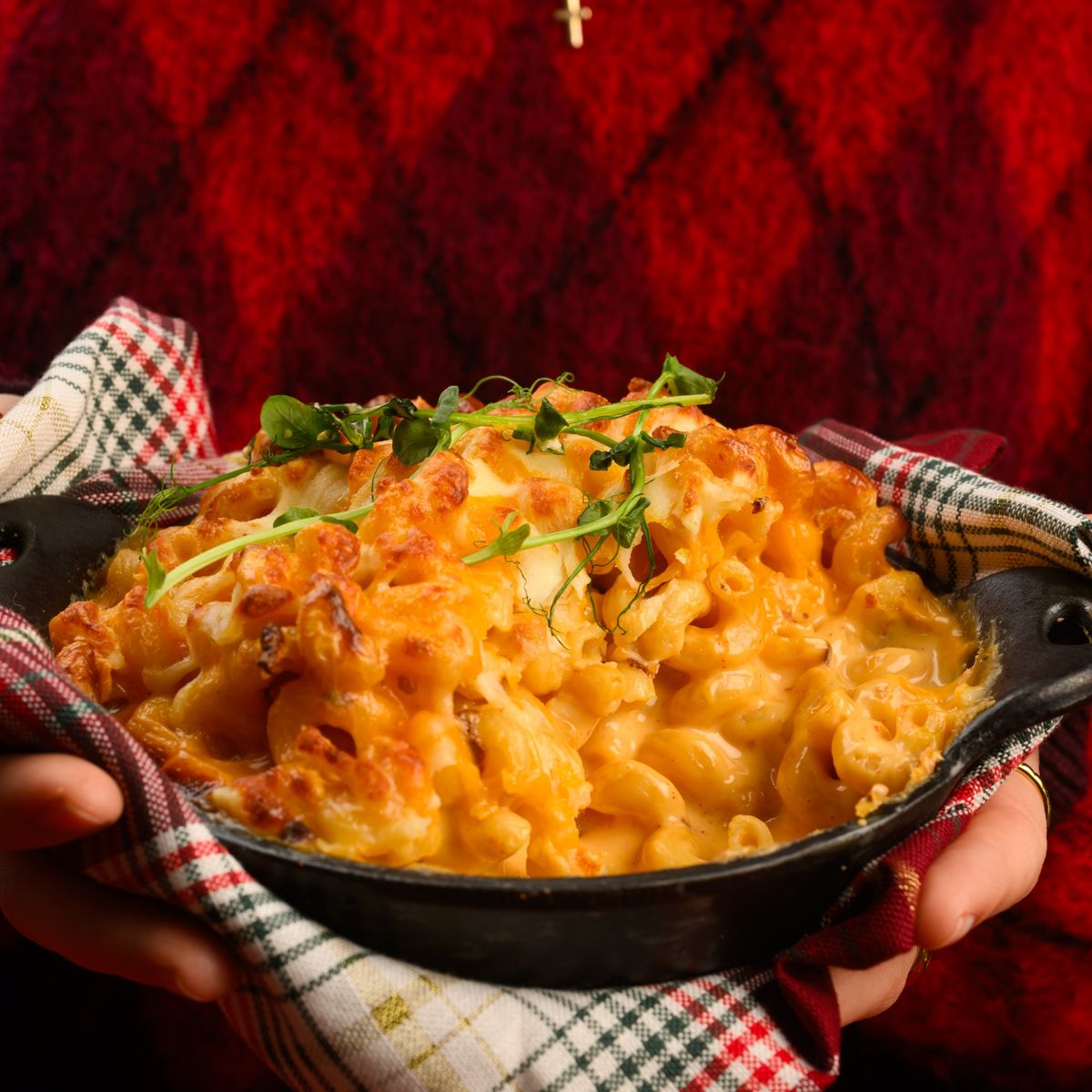 Mac’n cheese gratiné en poêlon de fonte